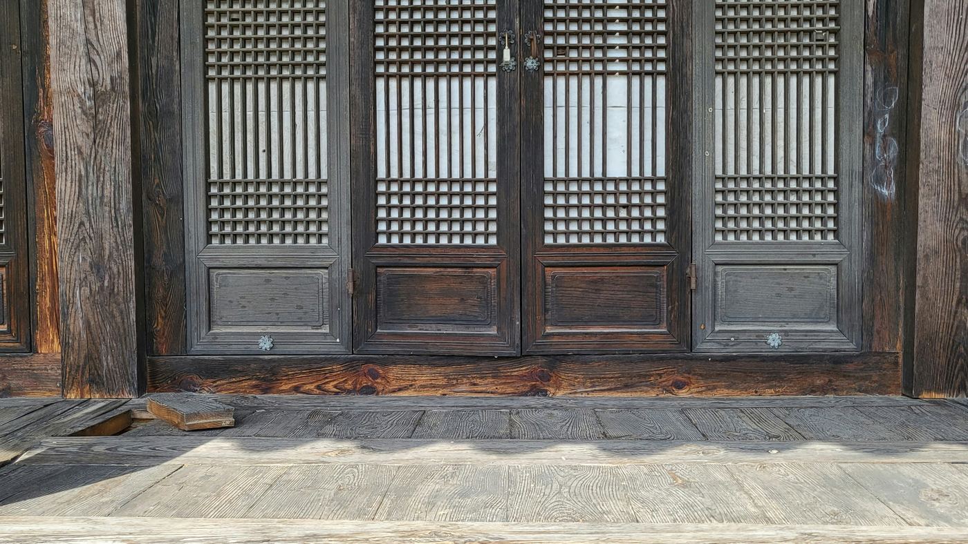 분노품 게송 227–229에 대응하는 사진